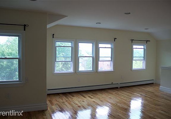 5th image of 17922 135th Ave