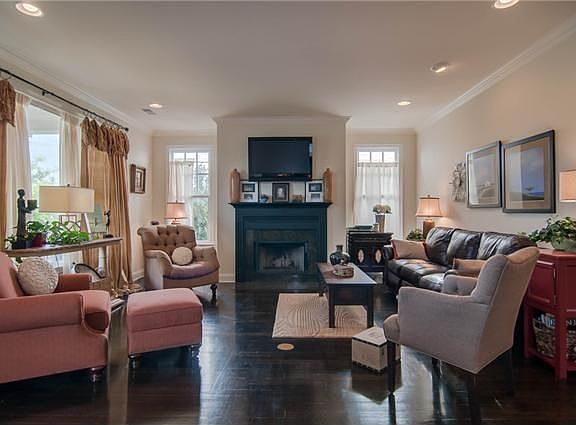 4th image of 1827 Townsend Blvd