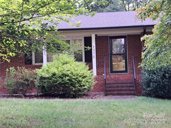 123 Softwind Ln, Concord, NC 28025