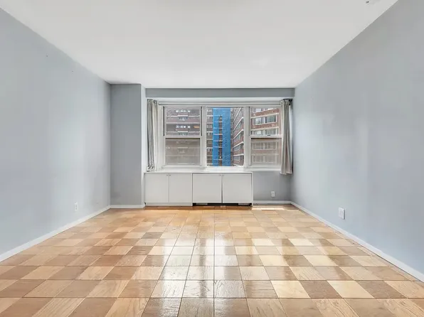 305 East 24th Street 5S image 2 of 6