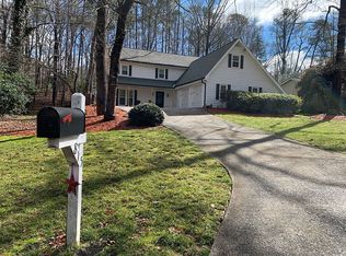 815 Oakstone Trl, Roswell, GA 30075