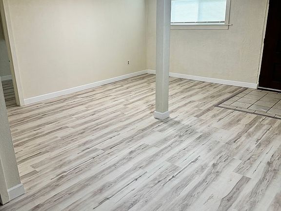 3rd image of 228 NW 11th St #149804D3B