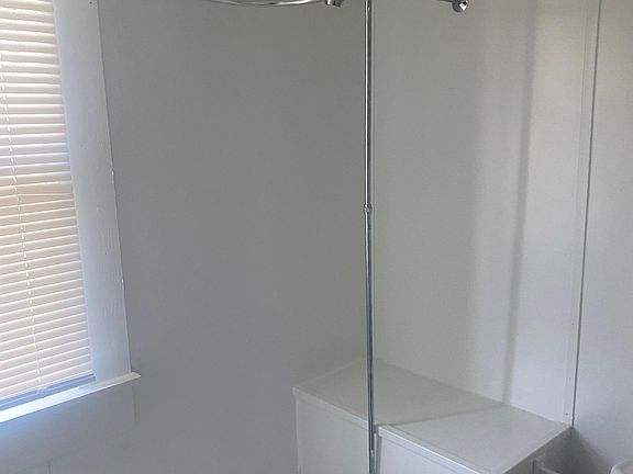 2nd image of 1109 E 63rd St APT 1