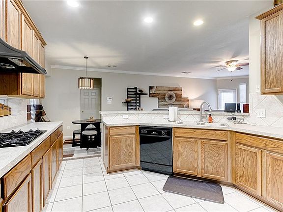 5th image of 2813 Black Canyon Dr