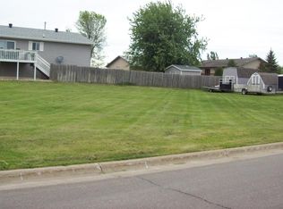 1230 22nd St NE, Watertown, SD 57201