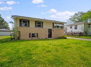 704 Cove Ave, Lockport, IL 60441