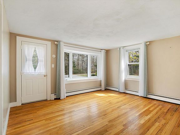 2nd image of 61 Old Phinneys Lane