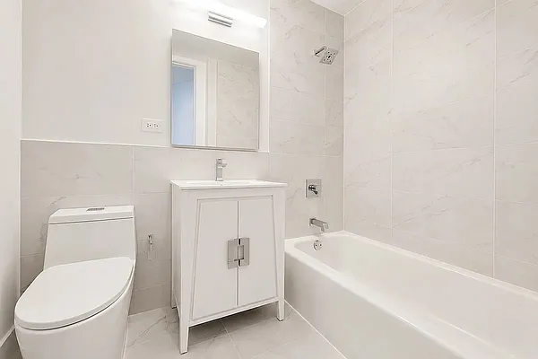 Bathroom, photo 1