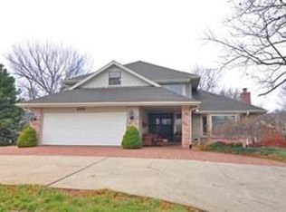 109 N Winnebago Dr, Lake Winnebago, MO 64034