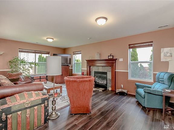 5th image of 904 Daffodil Ave NE