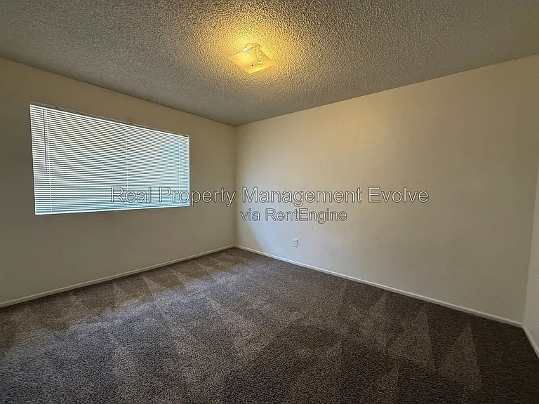 1905 N Center St #1 — Photo 9