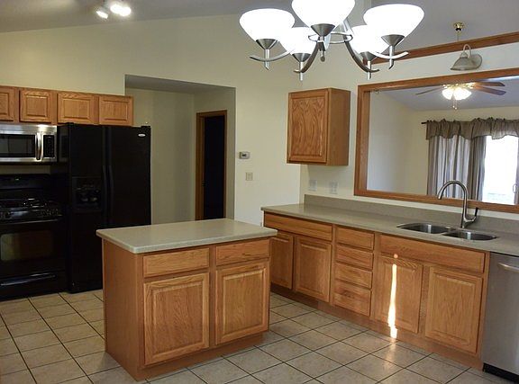 3rd image of 540 Turnberry Dr