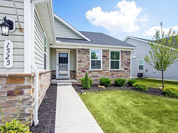 2nd image of 1525 Bahia Dr