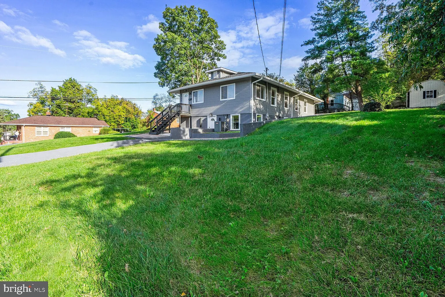 6123 Drylog St photo 1