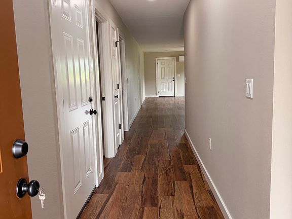 2nd image of 214 S Wall St #B