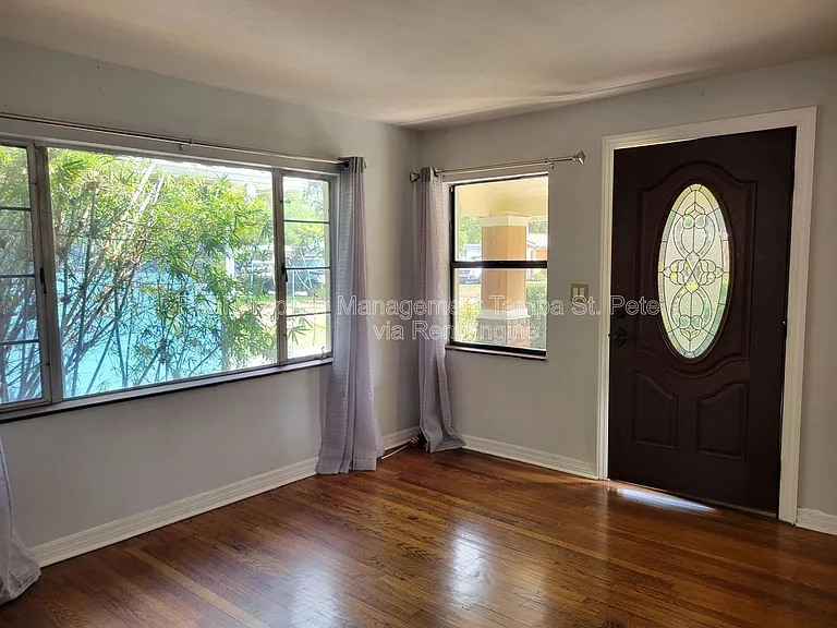 4311 S Thatcher Ave — Photo 8