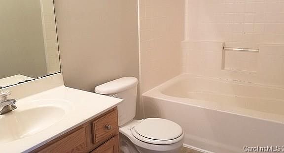 5th image of 8446 Summerglen Cres