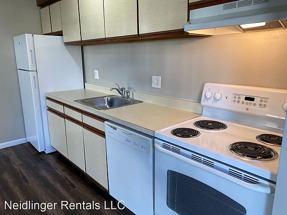 2nd image of 463 Garden Dr