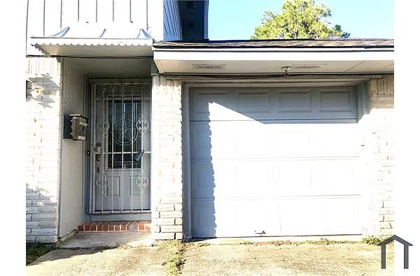 Building Photo - 6310 S Briar Bayou Dr