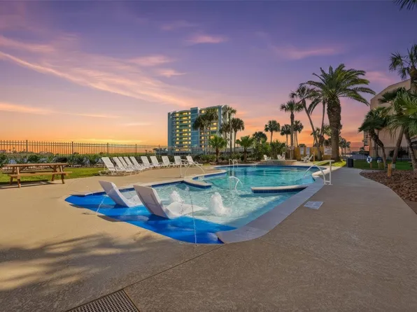 9520 Seawall Blvd APT 353, Galveston, TX 77554
