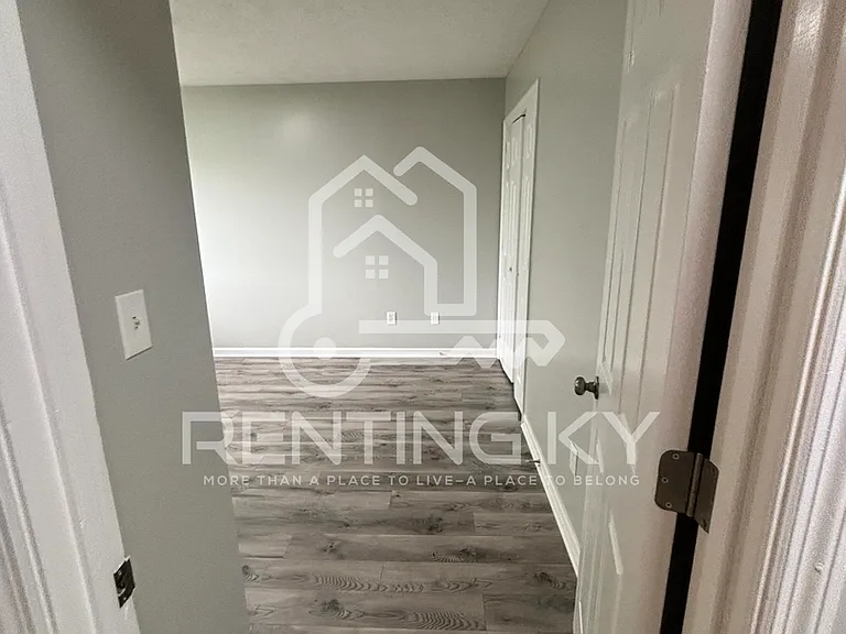 120-122 Nave Pl — Photo 13