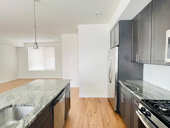 5th image of 2114 Kensington Walk