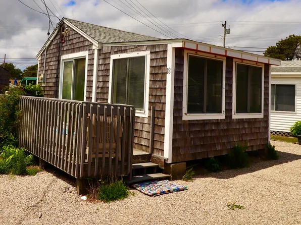 18 Horseshoe Way, Dennis Port, MA 02639