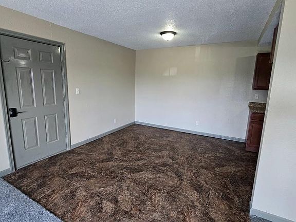 4th image of 300 E Windsor Rd #123