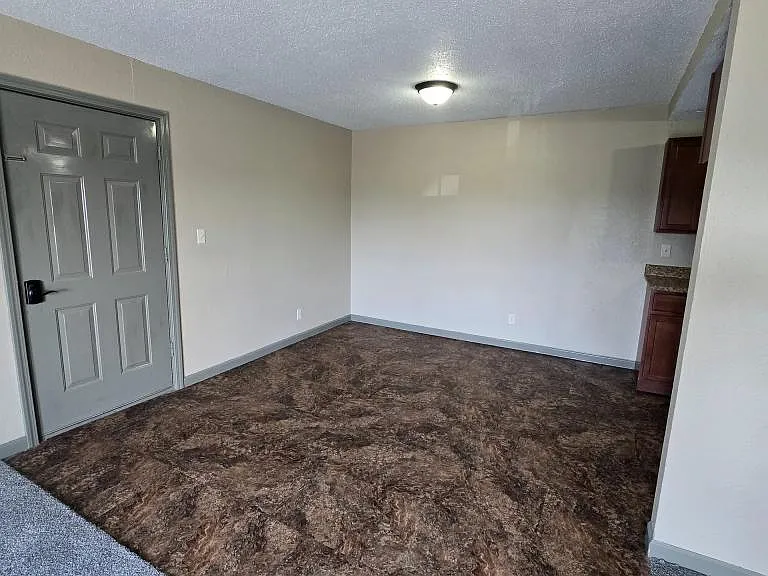 300 E Windsor Rd #123 — Photo 4