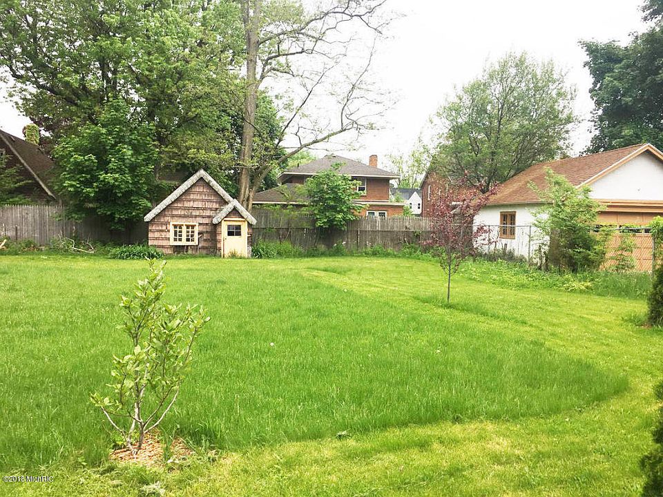 2nd image of 2038 Godwin Ave SE