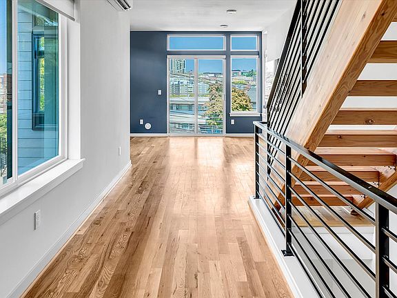 3rd image of 3219 Fuhrman Ave E #3219