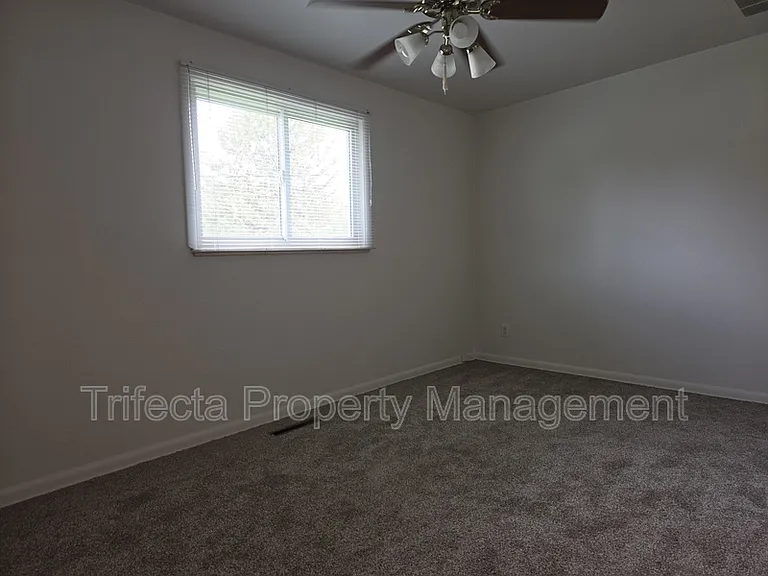 630 N Taft Hill Rd — Photo 24