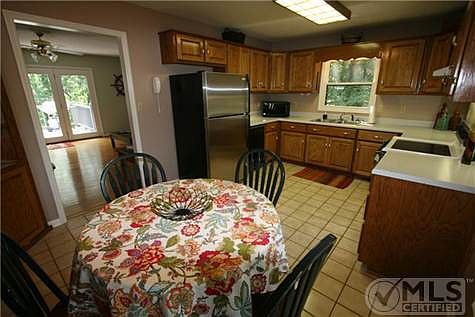 4th image of 420 Dry Creek Ln