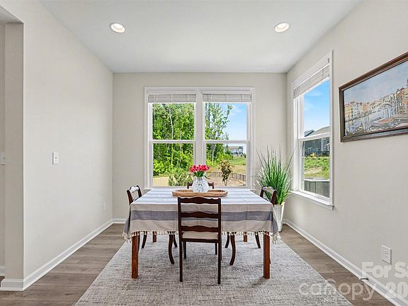 5th image of 348 W Waterlynn Rd