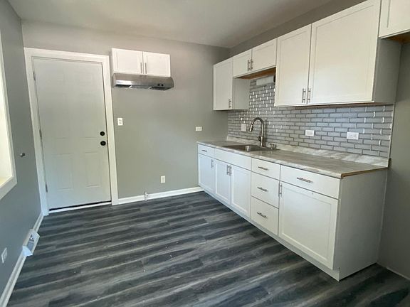 3rd image of 1628 Shirley Dr #1