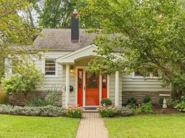 1811 Pontiac Trl, Ann Arbor, MI 48105