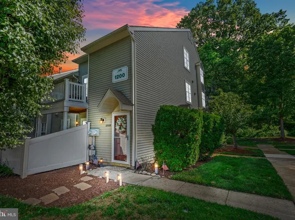 1208B Yarmouth Ln, Mount Laurel, NJ 08054