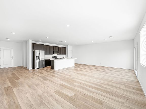 6 web or mls Lennar 307 Sam Way 06