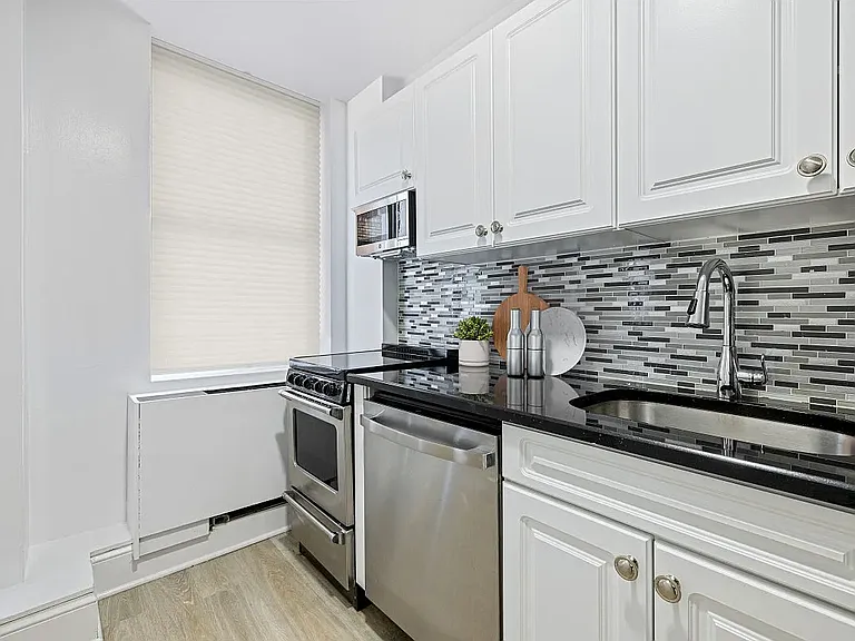 50 W 34th St #21B3 — Photo 4