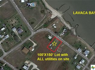 37 Waterfront Aly, Port Lavaca, TX 77979