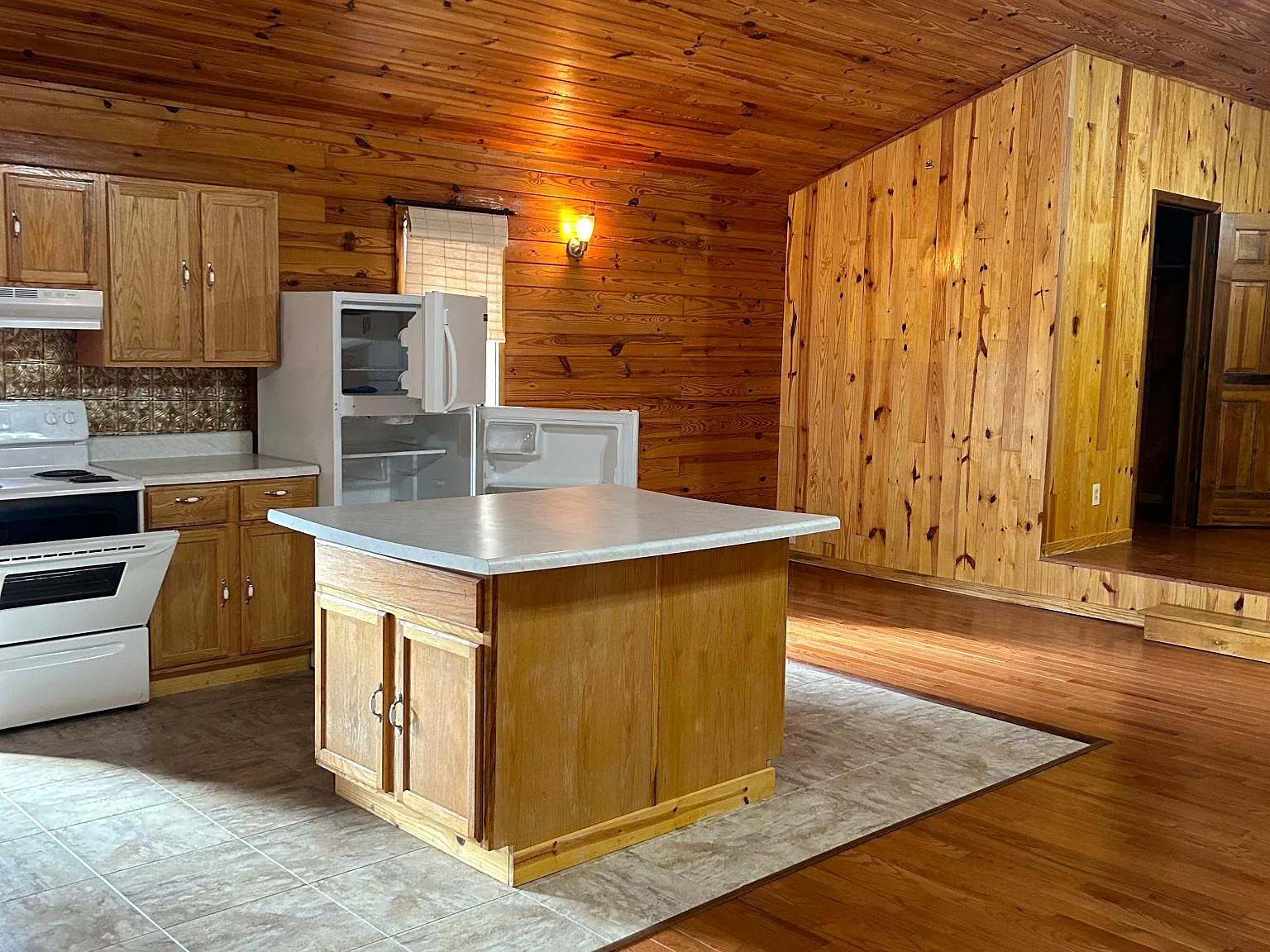 Studio, 1100 sqft, $1,250 — Photo 4