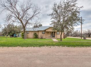 109 Fir St, Miles, TX 76861