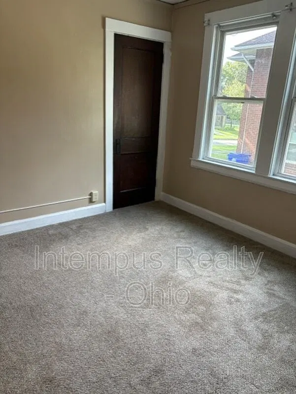 3 bed, 1.0 bath, $750 — Photo 4