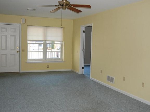 2nd image of 34 Oakgrove Ln