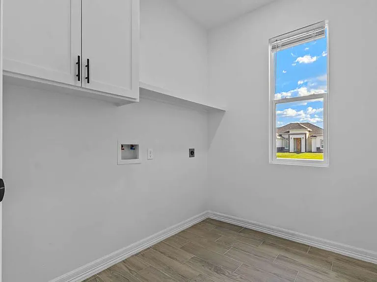 113 Hope Dr — Photo 4