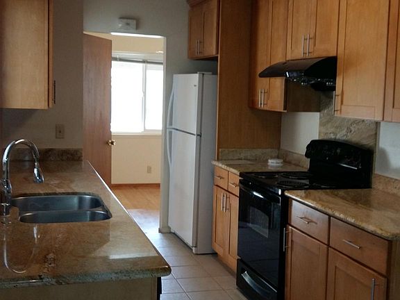 5th image of 1170 Crestline Dr