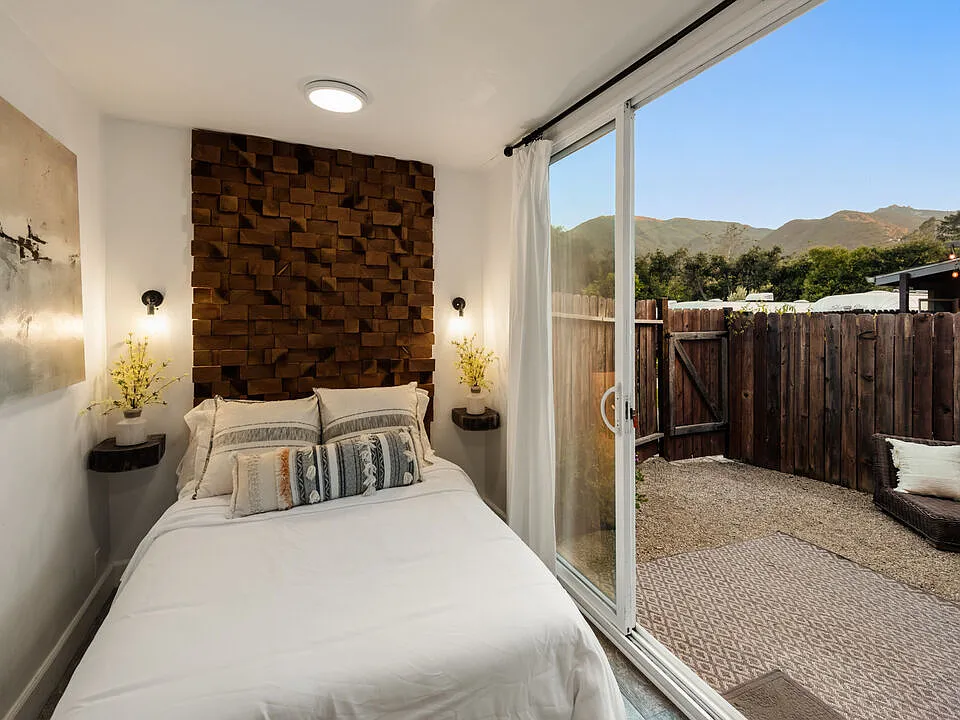 272 N Topanga Canyon Blvd #5