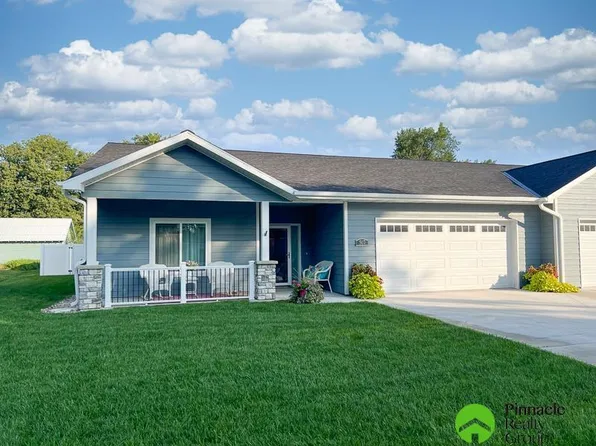 507 D St, Central City, NE 68826