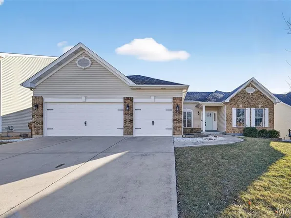 82 Boschert Creek Dr, Saint Peters, MO 63376