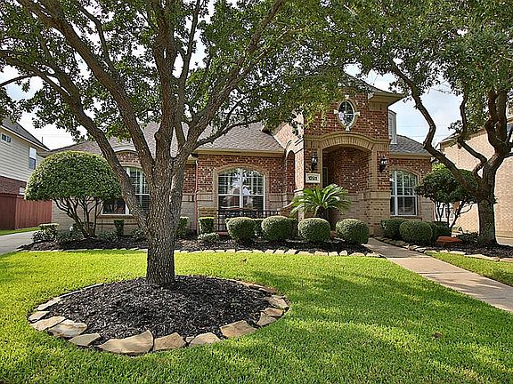 3rd image of 12511 Rosewood Way Ln